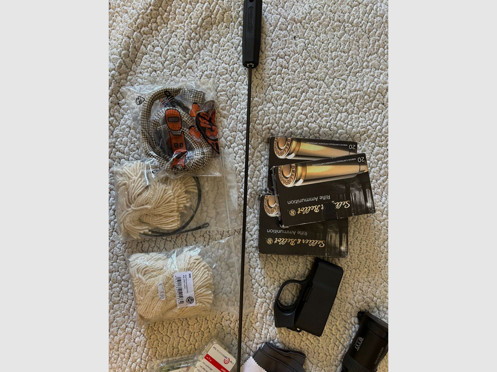 Blaser R8 270 Win. Bez celownika, ale z akcesoriami