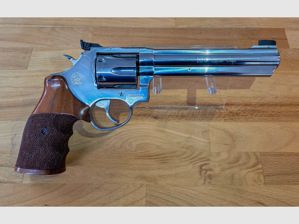 Taurus 669 Euro Cup, Bild 1 von 3