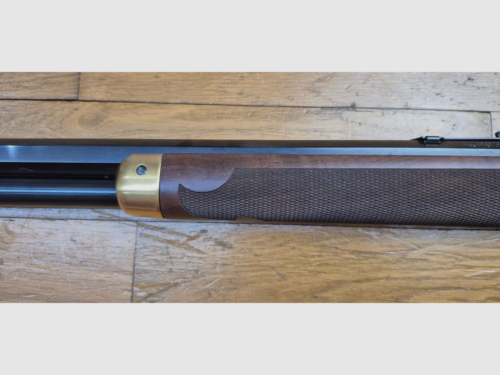 Winchester Kommemoration « Oliver F. Winchester » OFW 1894 – 19.999 Ex. – Wunderschöne Rauten – 38-55Win – Nie geschossen – Originalbox und leere Munitionbox im Modell – Zustand TBE+++, Bild 37 von 41