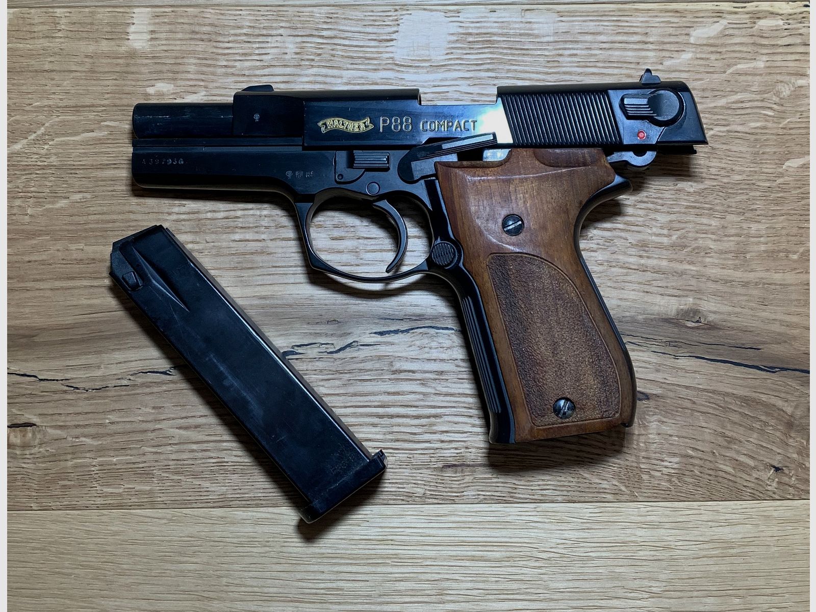 Walther P88 Compact signal pistol 9mm P.A.K. with wooden grips from Umarex