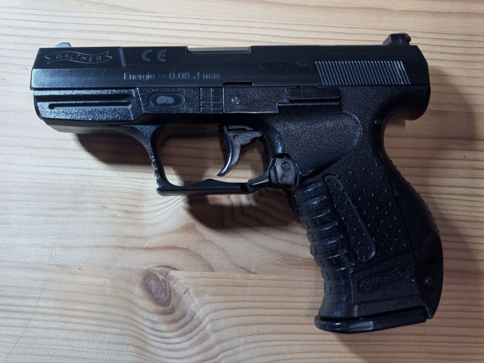 SAMMLUNG !  Umarex Airsoft  Pistolen Heckler & Koch USP / Walther P 99 - ab 14 !