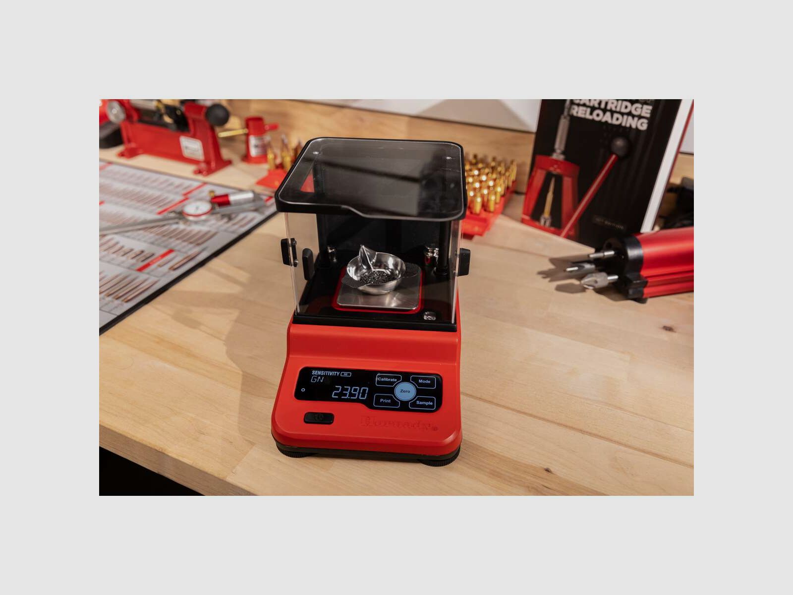 Hornady Precision Lab Scale / Balanza de laboratorio de precisión 220 Volt