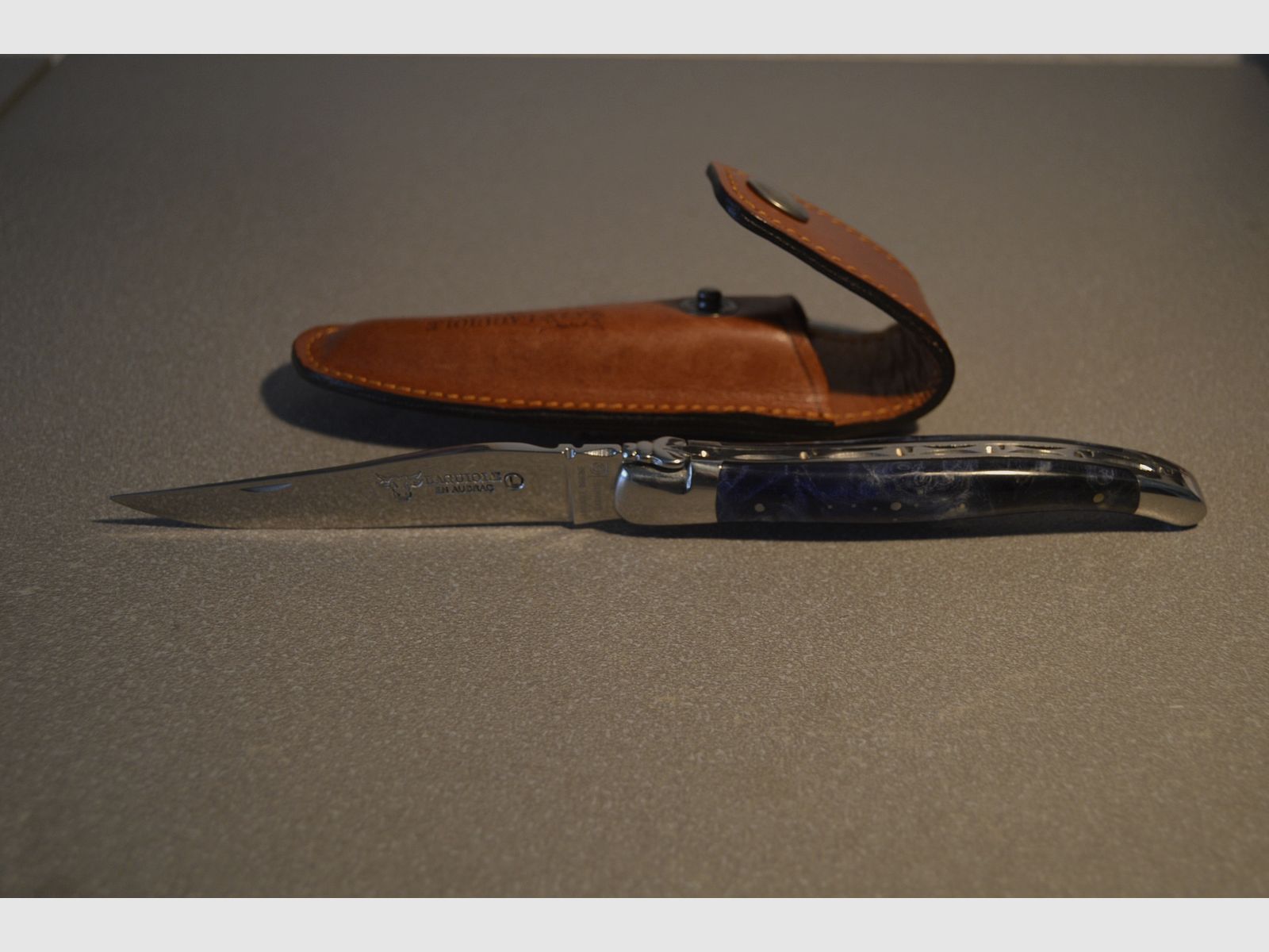 Laguiole en Aubrac ORIGINAL coltello tascabile con custodia in pelle