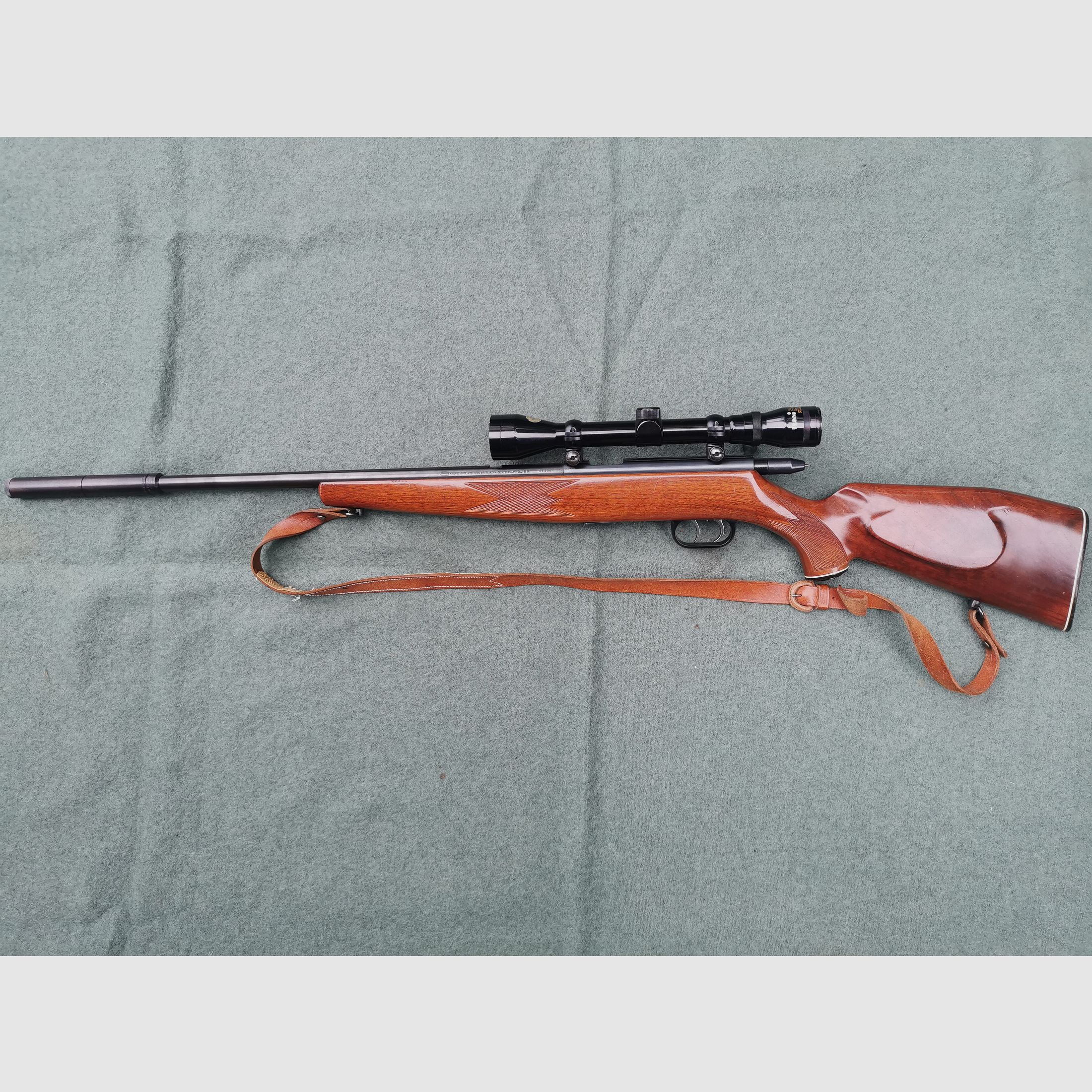 Repetierbüchse Kriegeskorte KK mit Tasco 6x40 und Schalldämpfer
