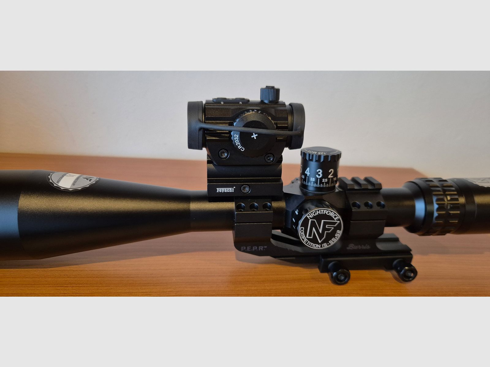Nightforce 15-55x52 Compettion FCR-1 mit  Bussis Schiene P.E.P.R.7M und Feyachi RDS-36 Red Dot Visier 1x22mm 5 MOA Rot & Grün Rotpunktvisier