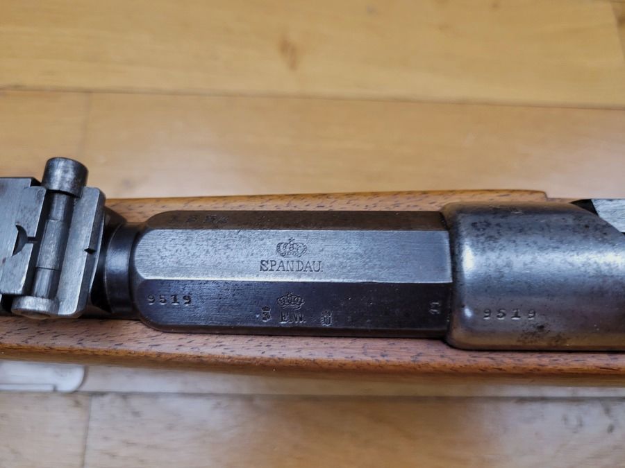 Prächtiges Infanteriegewehr Mauser 1871/84 – Vollständig einheitliche Seriennummer – Preußisches Arsenal Spandau – Bedeutende Zuteilung an das 1. Grenadierregiment der Garde Kaiser Alexander – neuer Lauf – Stück in TBE ++, Bild 31 von 34