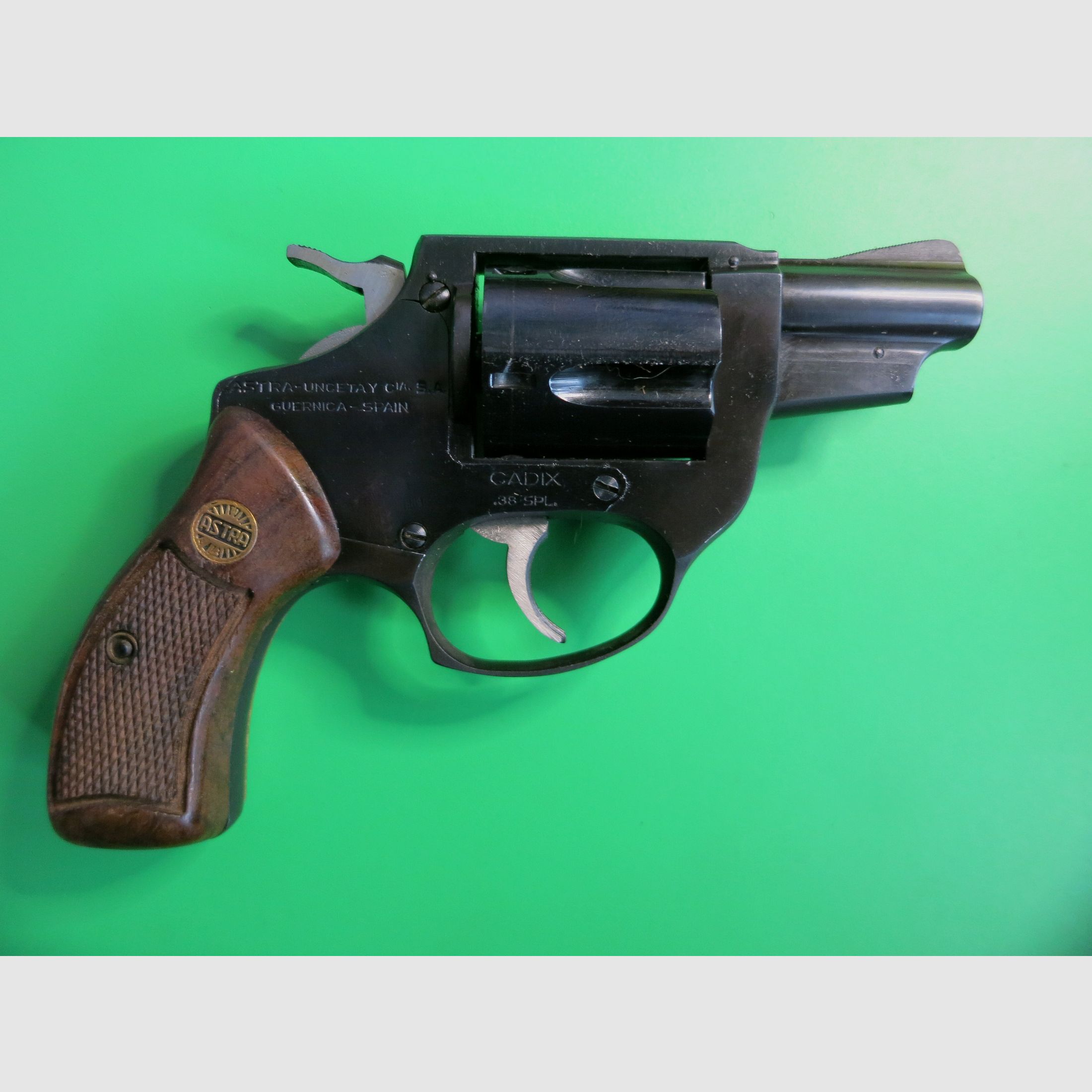 Astra Cadix, .38 Special, 2" revolver, fangschot of valjacht #97