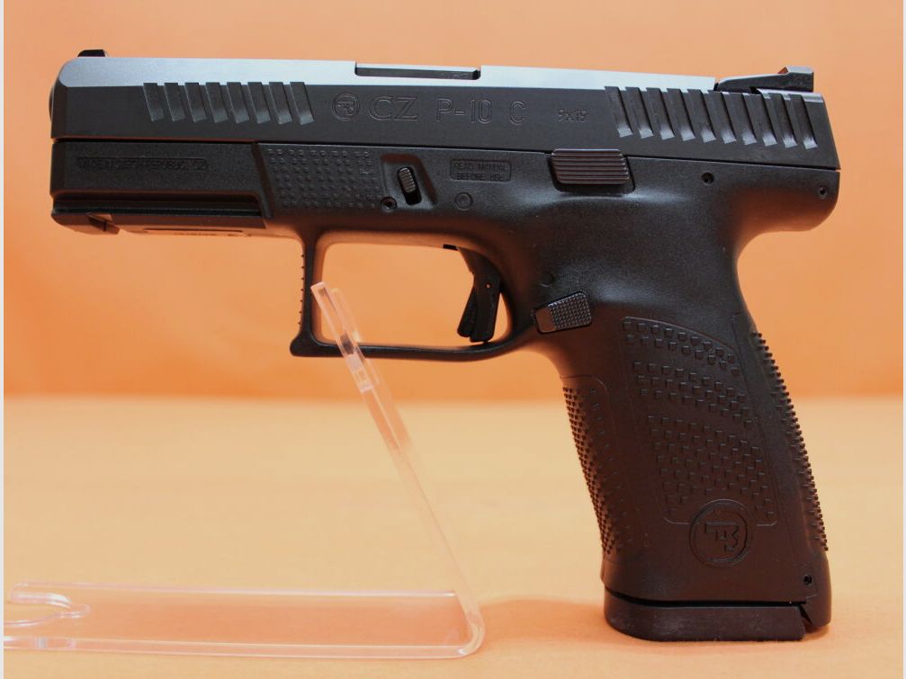 CZUB Ha.Pistolet 9mmLuger CZUB CZ P-10 C 102mm lufa/ uchwyt z polimeru/ zapasowy magazynek (9mmPara/9x19)