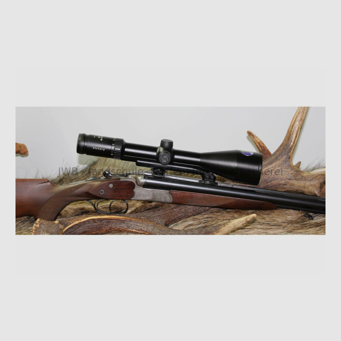 Sauer & Sohn mit Zeiss Victory Varipoint und mündungslangen ESL 8x57JRS;16/70;.22Hornet