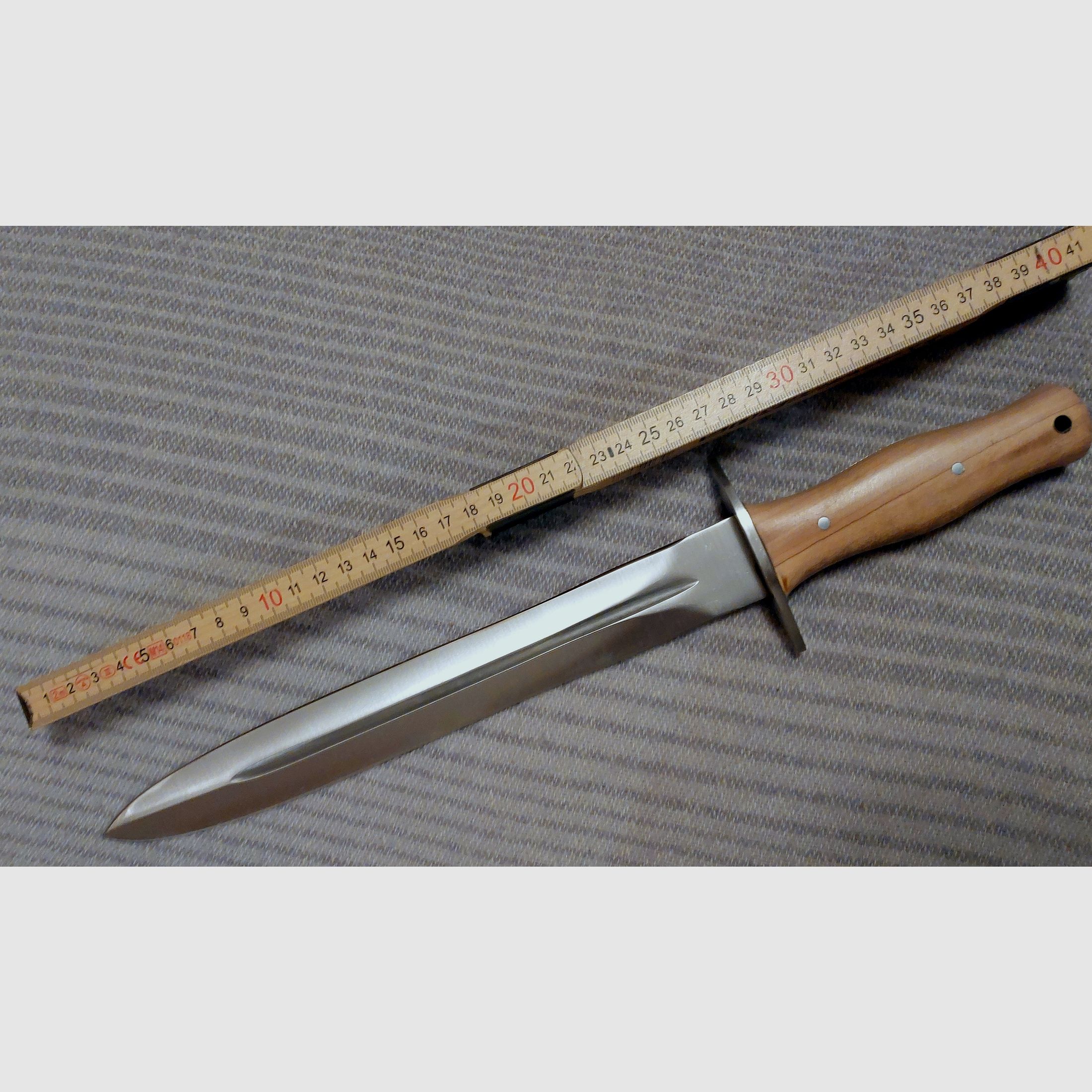 Saufänger – Grande coltello da caccia, affilato su entrambi i lati, manico in legno di teak, con fodero in pelle NUOVO