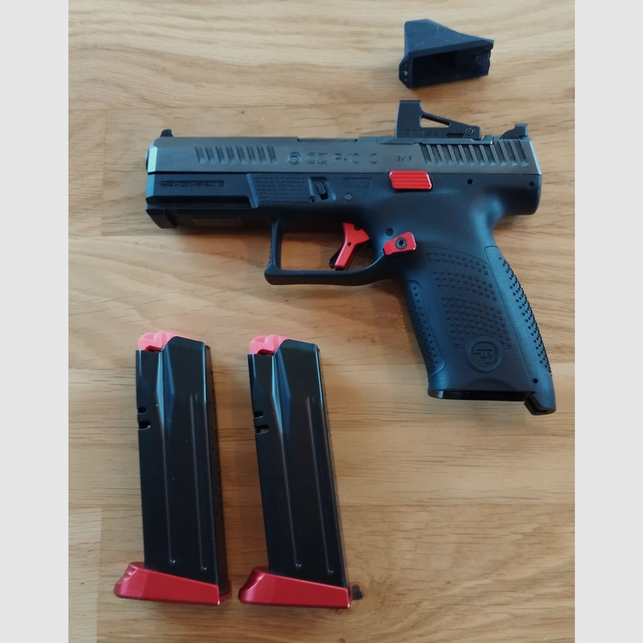 Conjunto de edición especial CZ P-10 C OR Red, incluido el visor Shield Sight RMS