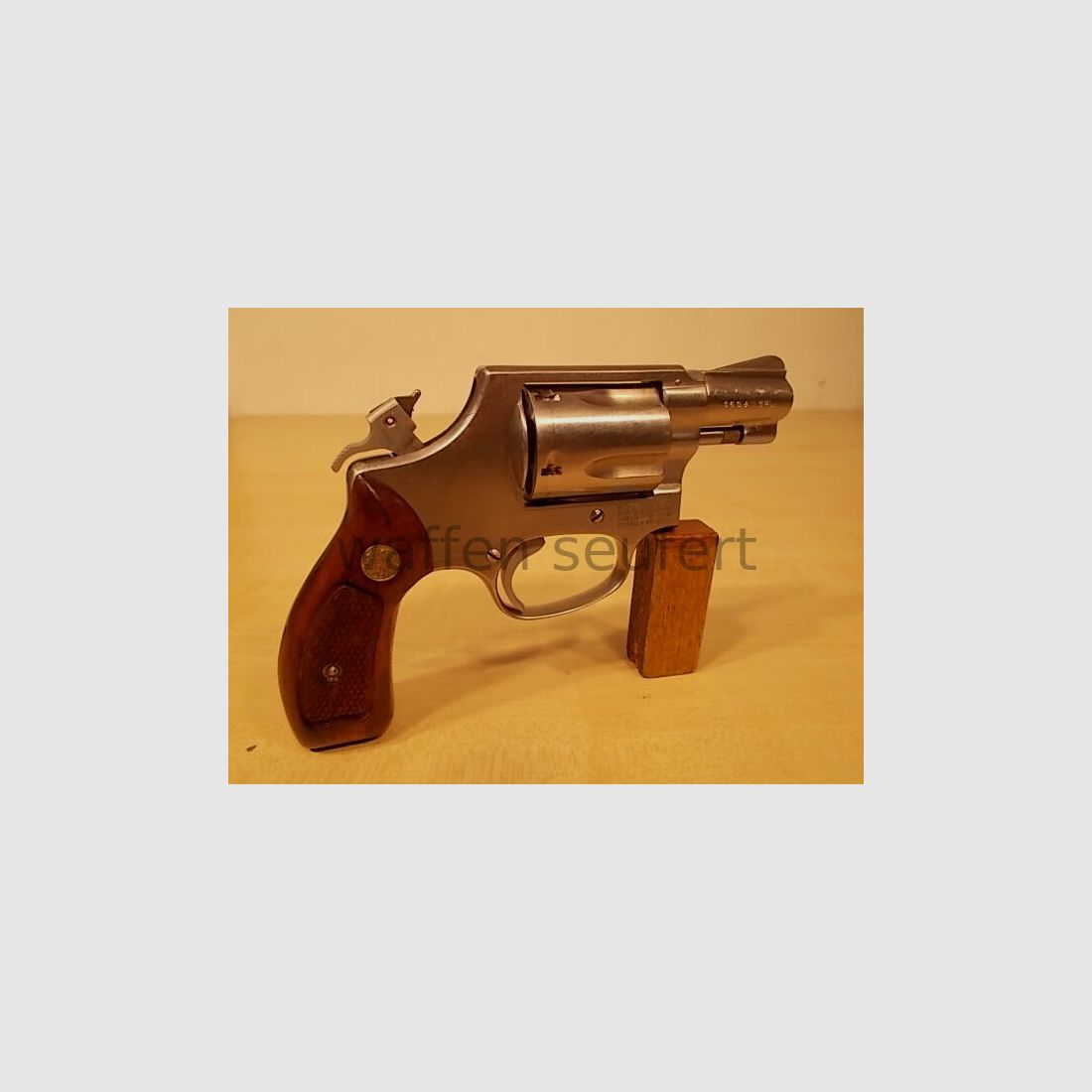 Revolver Smith & Wesson M 60 en acier inoxydable de 2 pouces