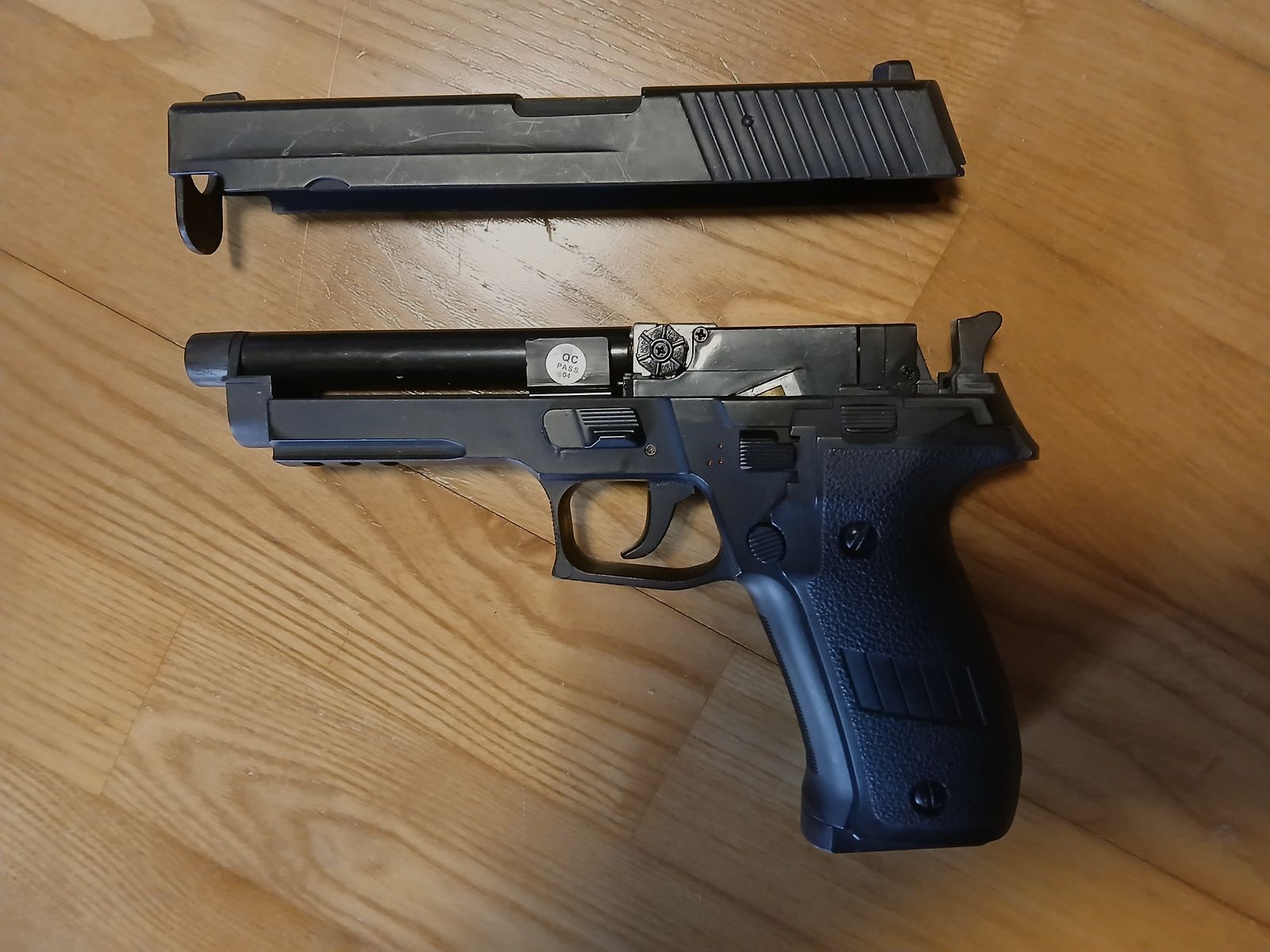 Sig Sauer AEP + mallette d'arme