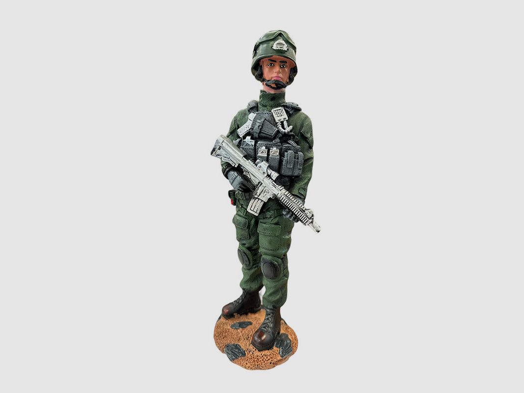 STATUE SOLDIER AMERICAN CORPS OPERATION 29CM, image 1 of 3