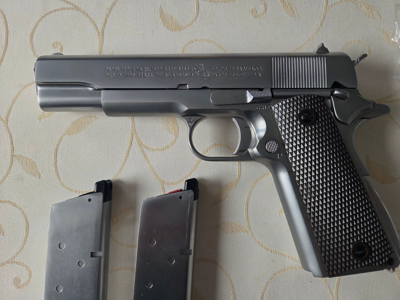 Cybergun / AWC Colt 1911A1 Vollmetall GBB 6mm BB plata