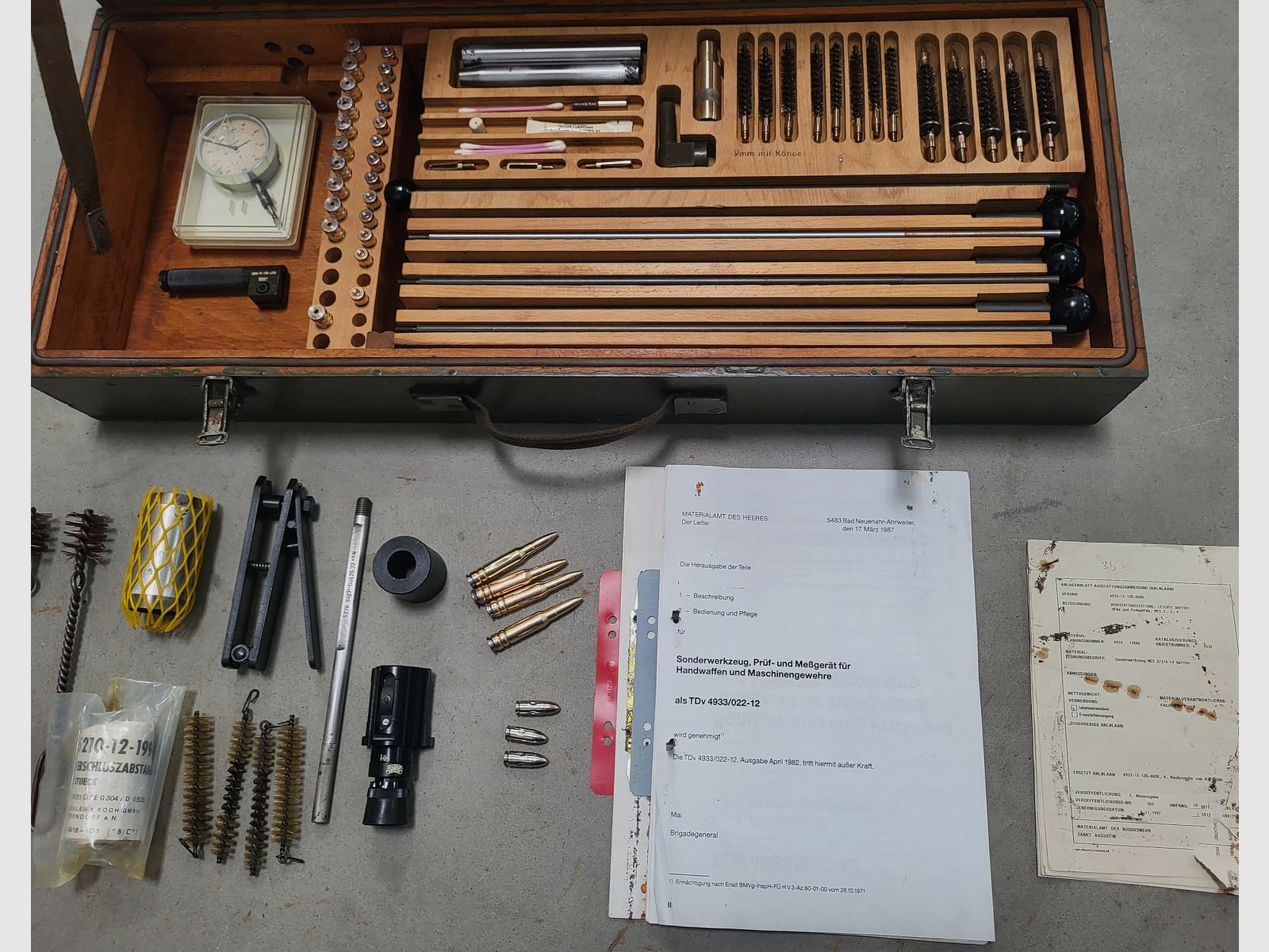 BW workshop equipment, light weapons / MG3 / G3 / P1 / SIGPi / UZI / 40mm grenade pistol