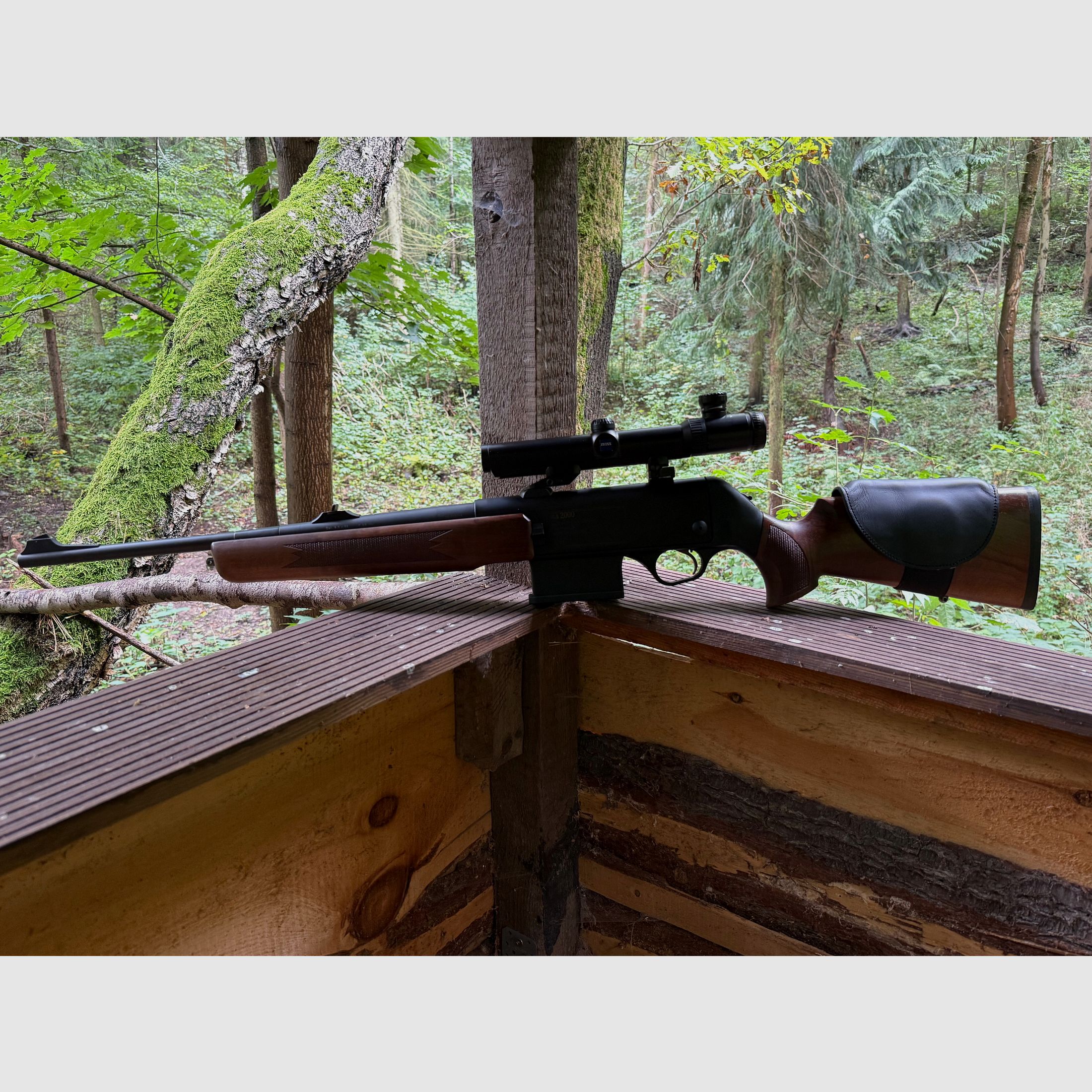 Heckler & Koch SLB 2000 z optyką do polowania na dziki Zeiss Varipoint