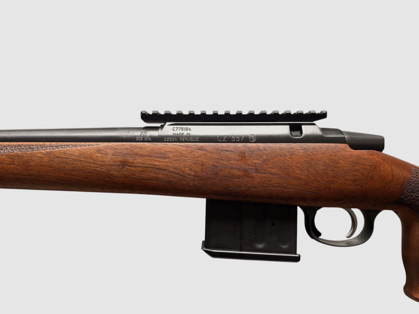 CZ 557 Varmint Repetierbüchse – schwerer Lauf, Holzschaft, Bild 6 von 7