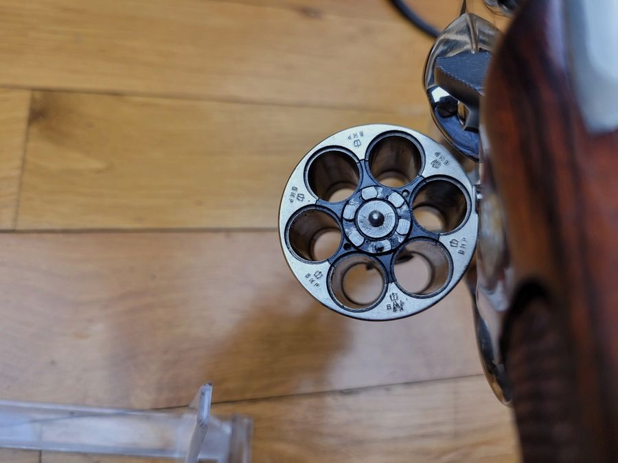 Top Smith & Wesson – selten 29-2 – 44 Mag – 4 Zoll – hochglanzpoliert – Neuzustand!, Bild 1 von 17