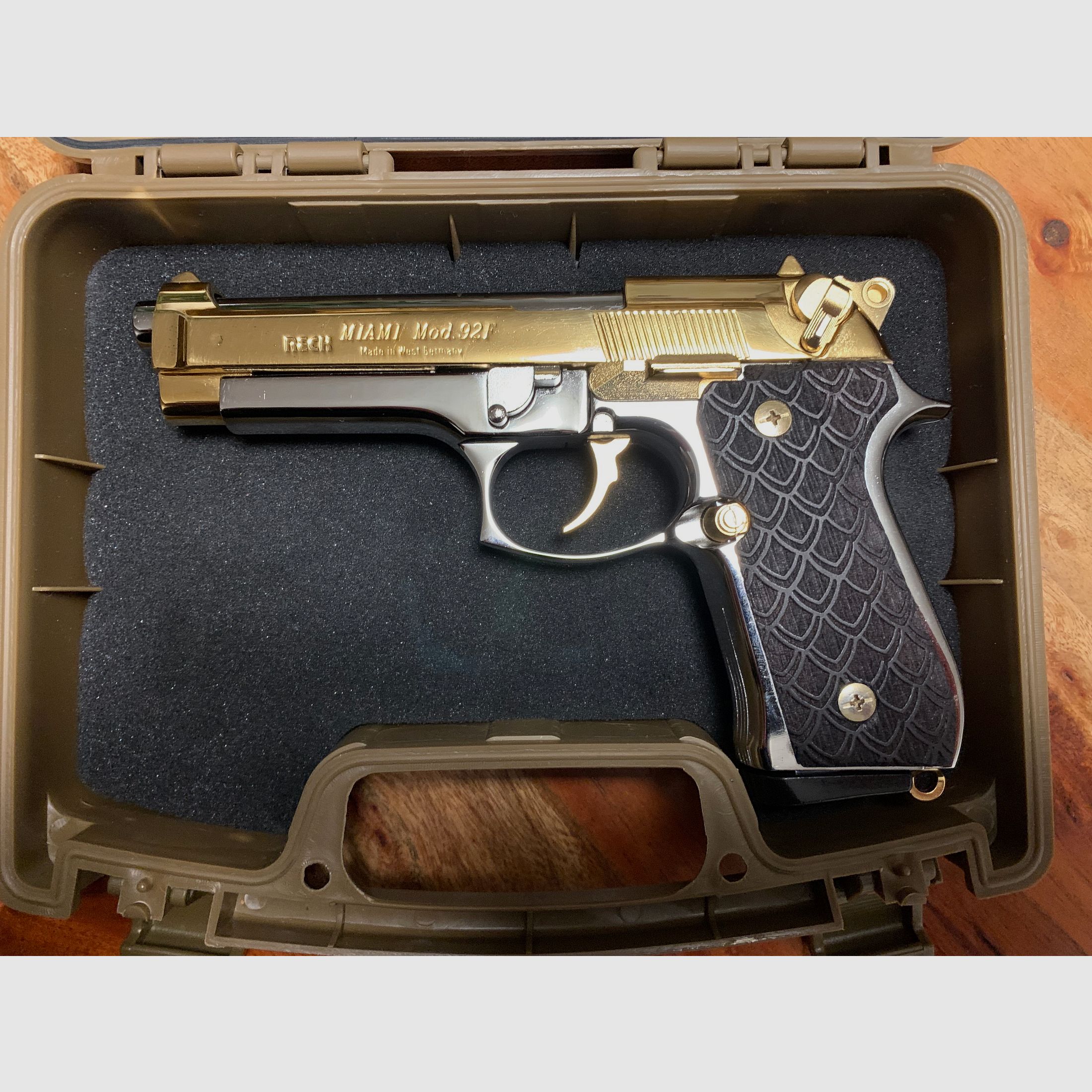 Reck Miami 92F, 9mm P.A.K. 24k gold-plated and chrome-plated