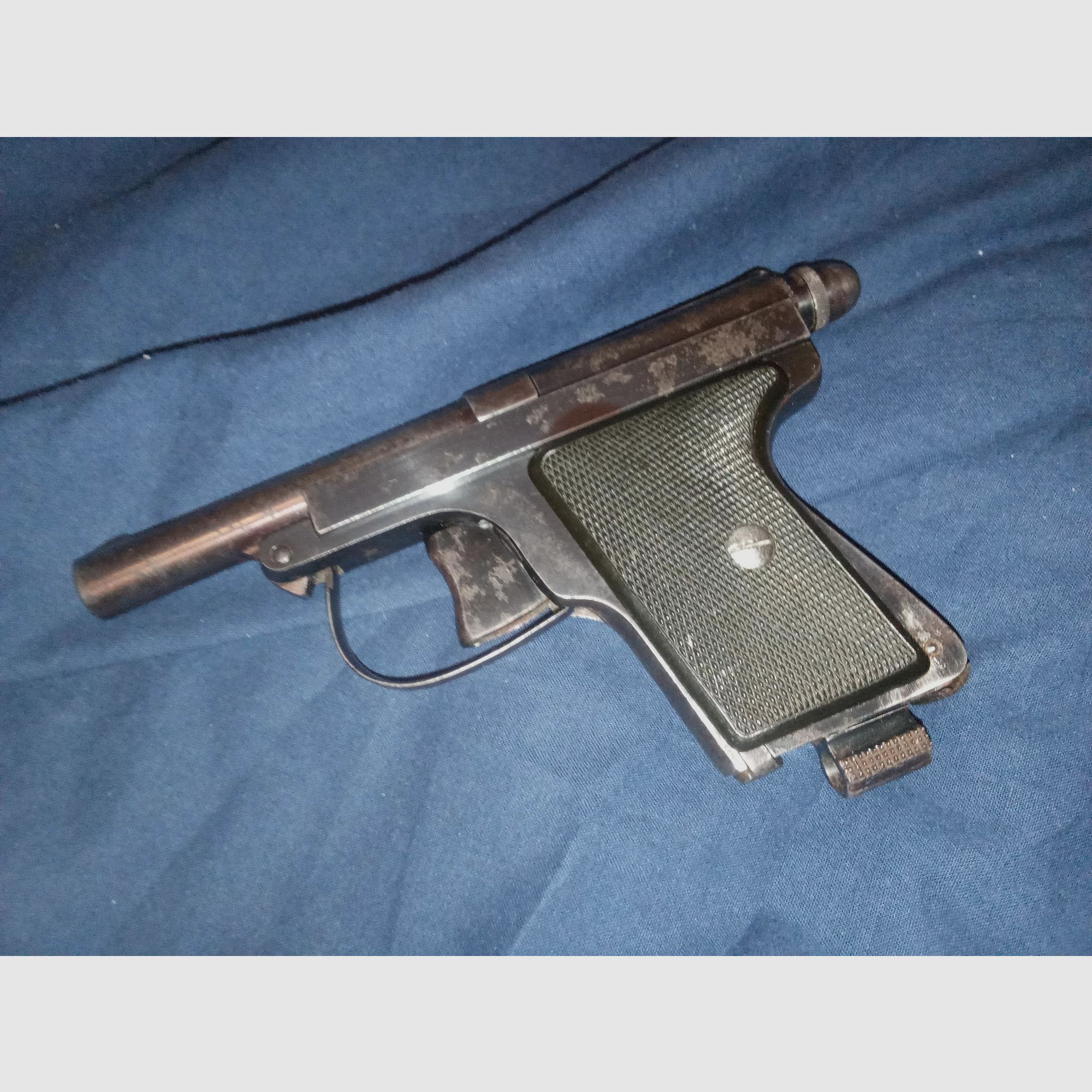 PISTOLET MANUFRANCE Francuski Policjant kal. 6,35 mm ( 25 ACP LUB 25 AUTO ) KATEGORIA B