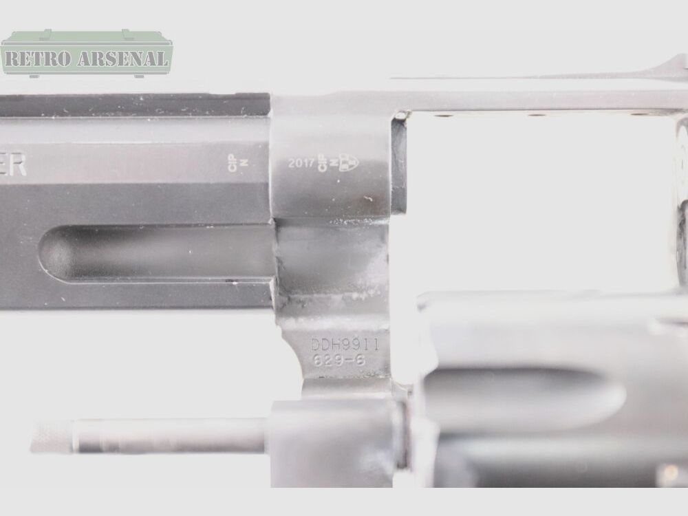 Smith & Wesson 629-6 Stealth Hunter