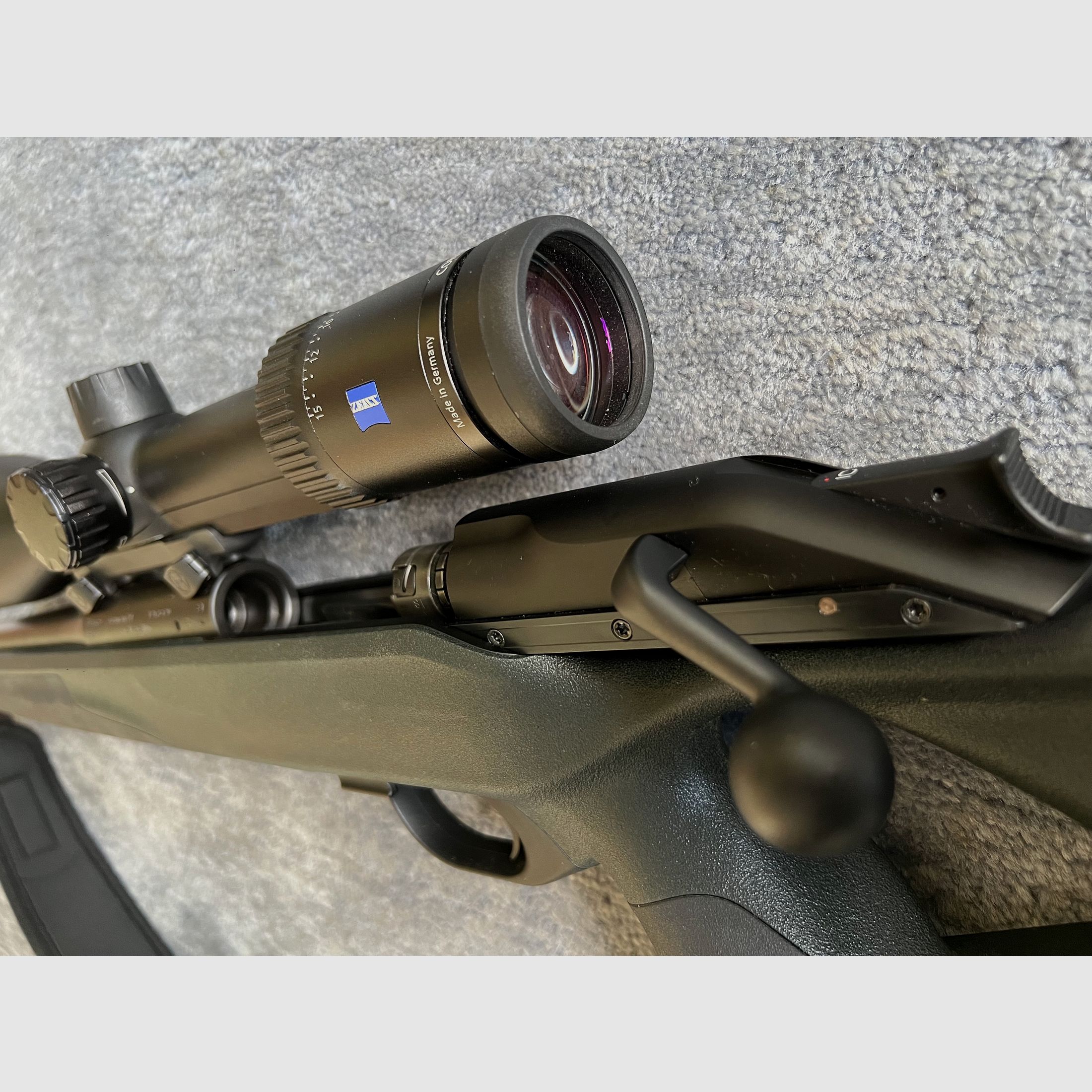 Blaser R8 Professional Success (sinistra)