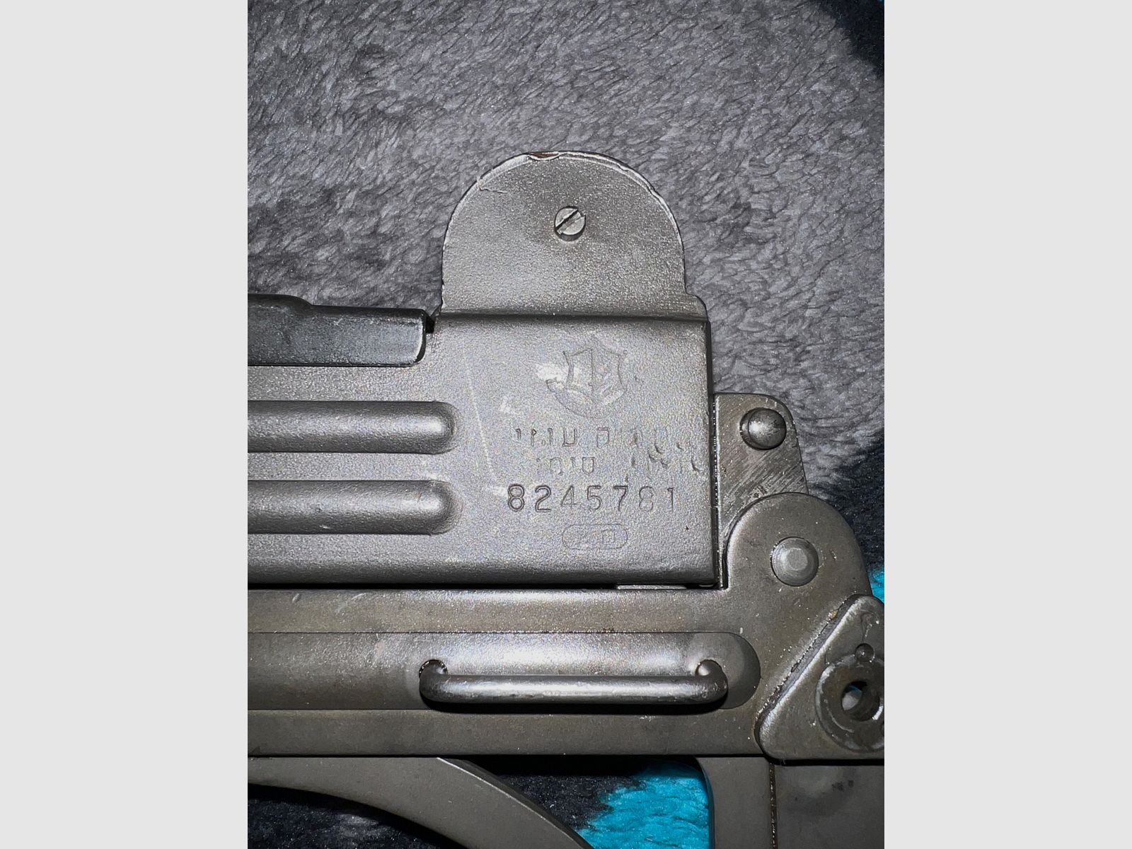 Original IMI Uzi submachine gun – EU deactivated firearm (AT 2022) – Rare Israeli military version with Hebrew stamps & intact folding stock