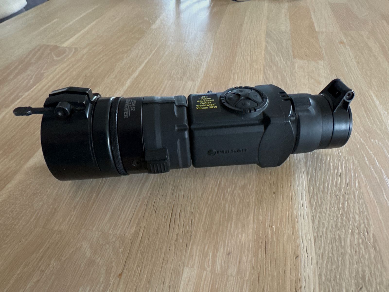 Pulsar Core FXQ35 BW termowizyjny celownik przedni inkl. Rusian -Adapter ARM 52-62 dla obiektywów 56mm)