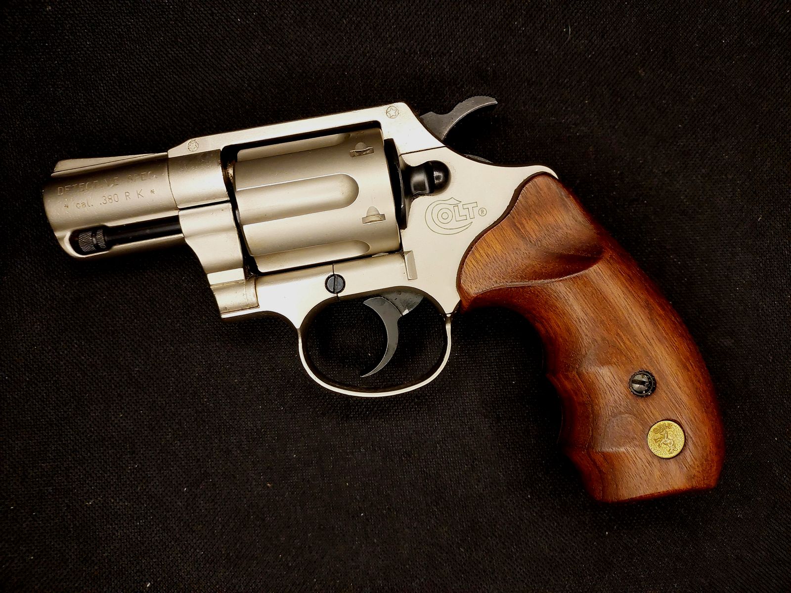 Colt Detective Special (Umarex) .380 (9mm) R.K. (PTB 841) mit Holzgriffen
