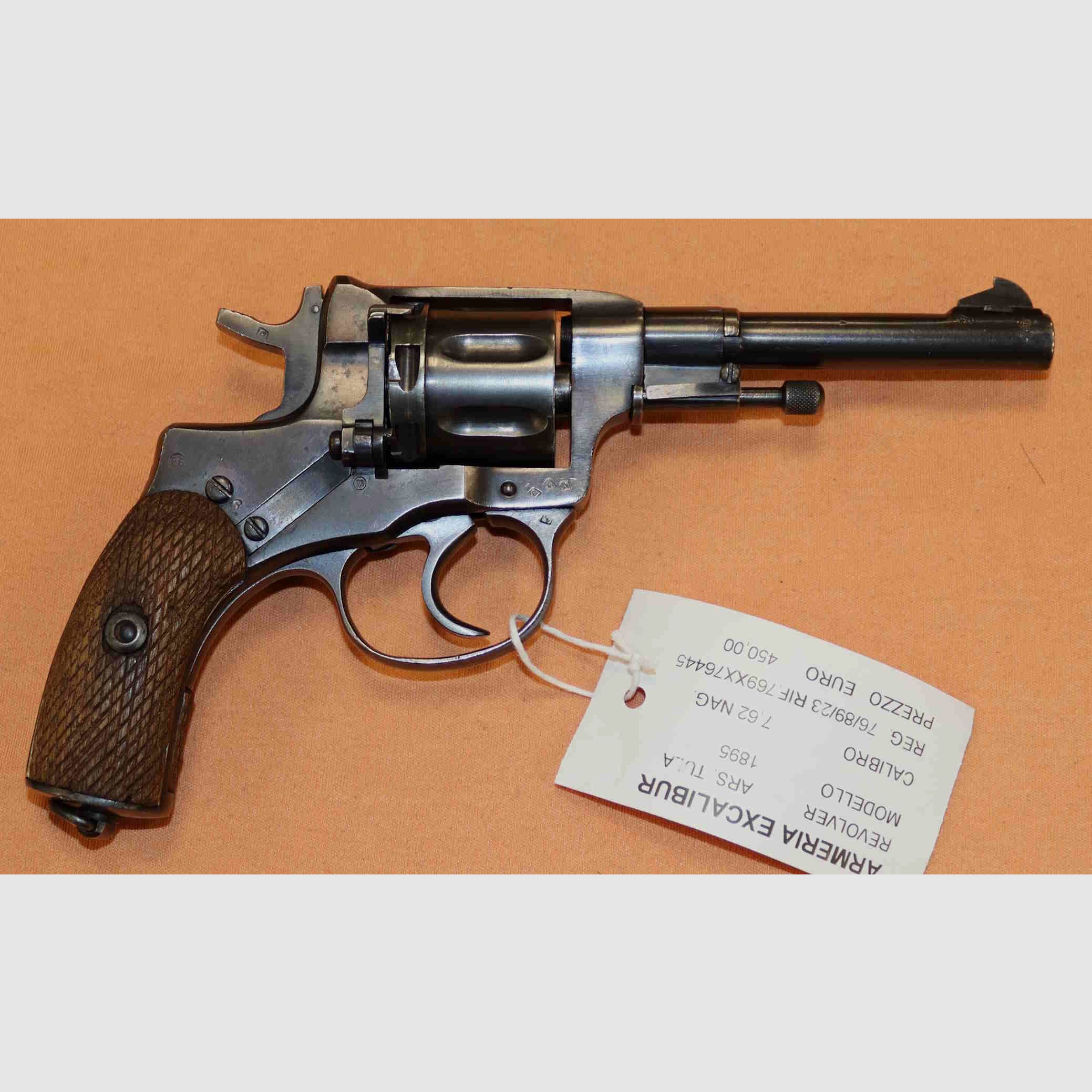 Revolver Arsenali Tula Modell 1895 Kaliber 7,62 Nagant, Bild 4 von 7
