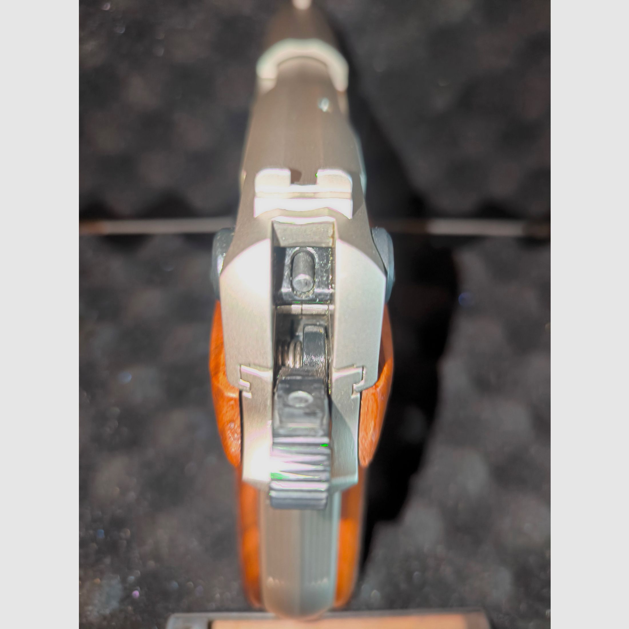 ⚠️ Uwaga kolekcjonerzy broni Walther - eksponat - Walther P88 Compact Nickel z drewnianymi okładzinami i zdobieniami w drewnianych okładzinach, PTB 764, kaliber 9mmPAK, nie strzelany i w pełni funkcjonalny oraz wizualnie w doskonałym stanie, jak nowy!!