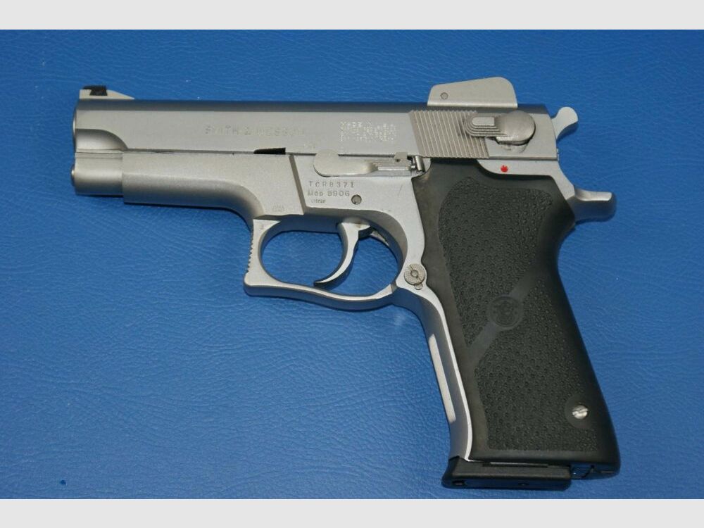 Smith & Wesson 5906	 9mmLuger