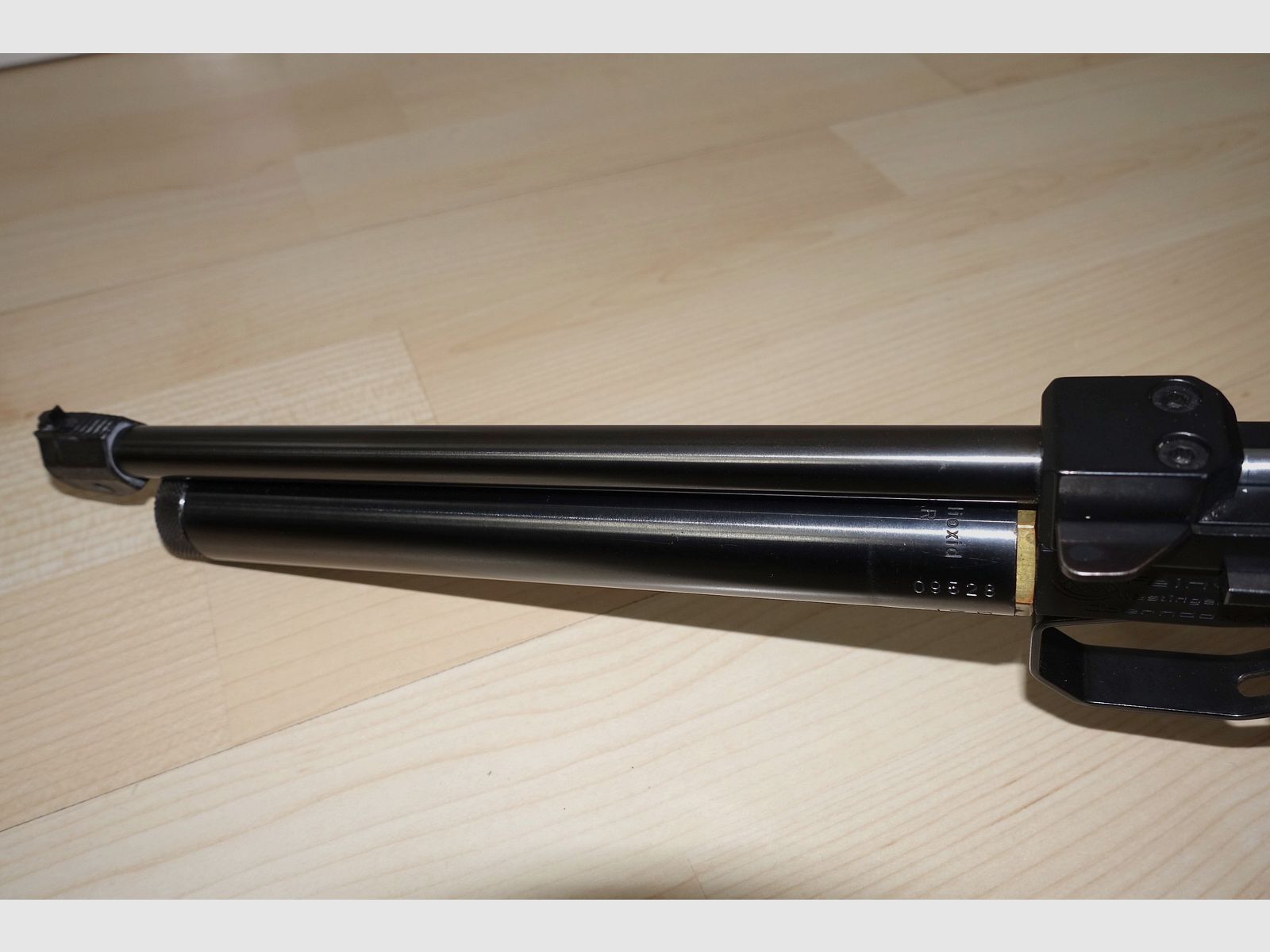 FWB LP2 match pistol in very good condition, 2 cartridges, additional weight, etc.