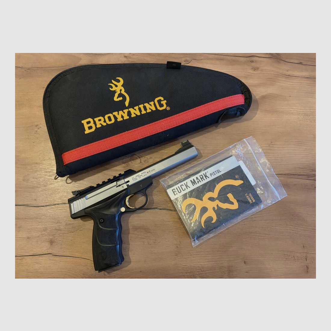 Browning Buck Mark Stainless UDX .22lr z szyną Picatinny