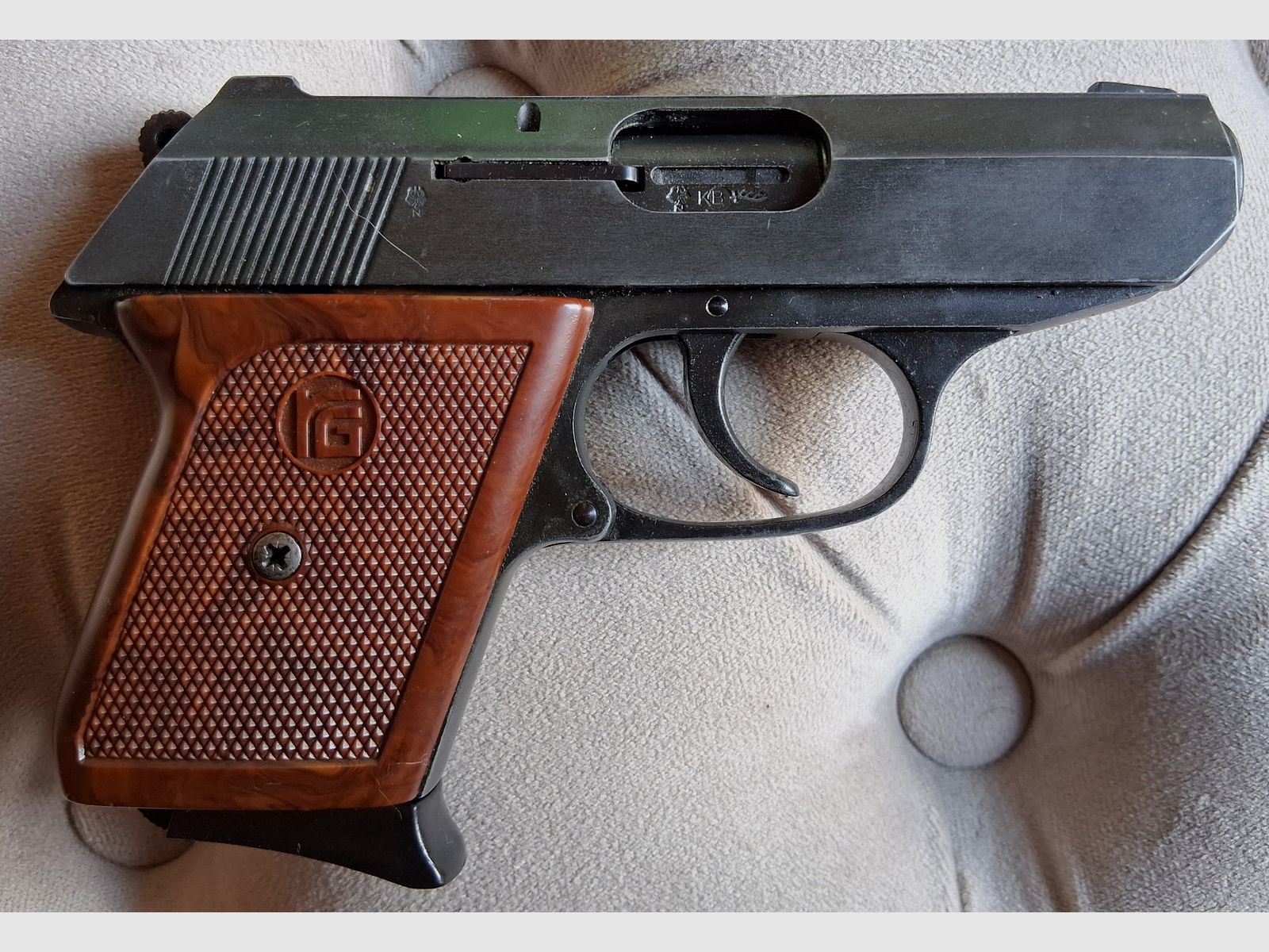 Rhöm RG9 pistol repeater 8mm blank / gas free from 18 years