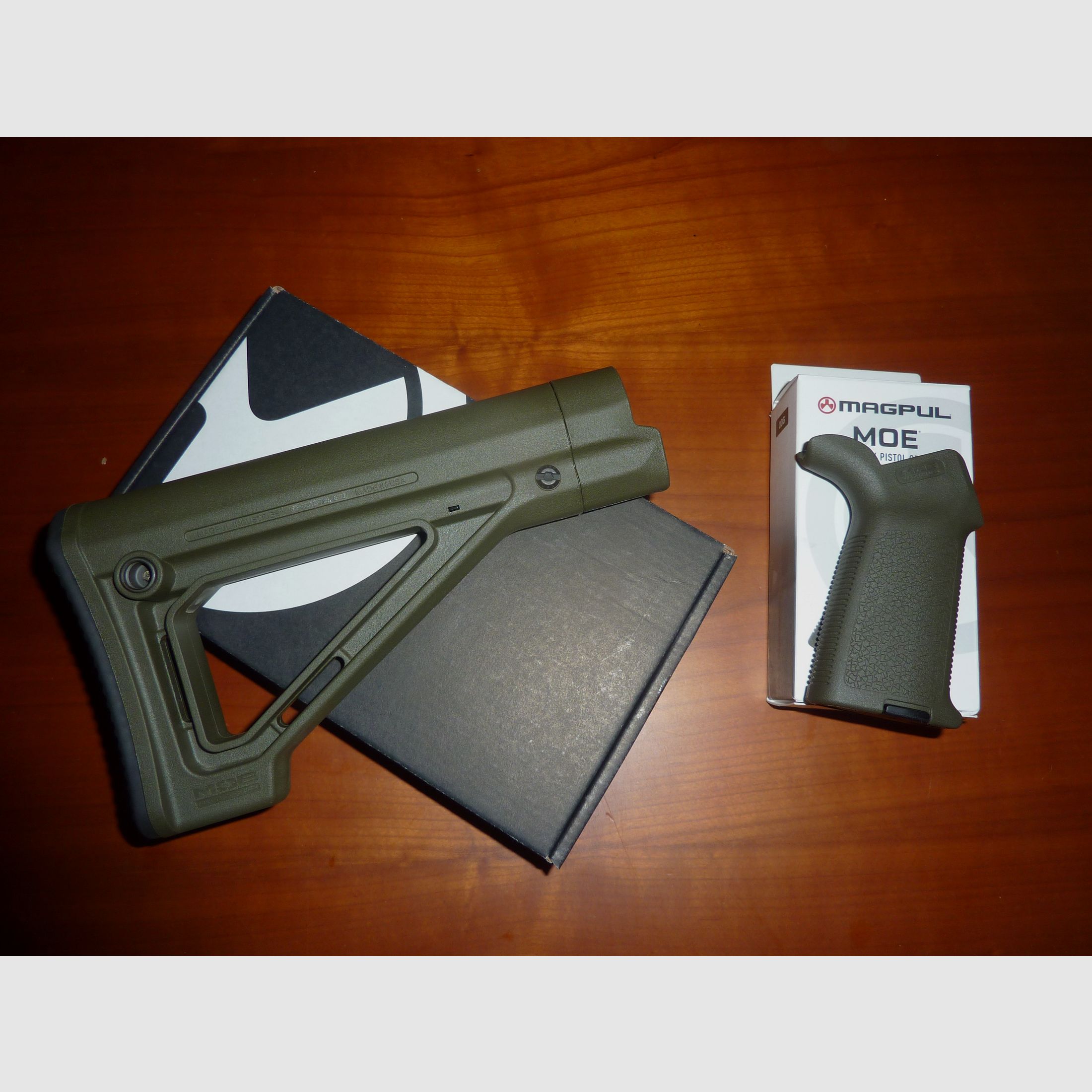Magpul MOE Milspec Fixed Carbine Stock und Magpul Moe Griff