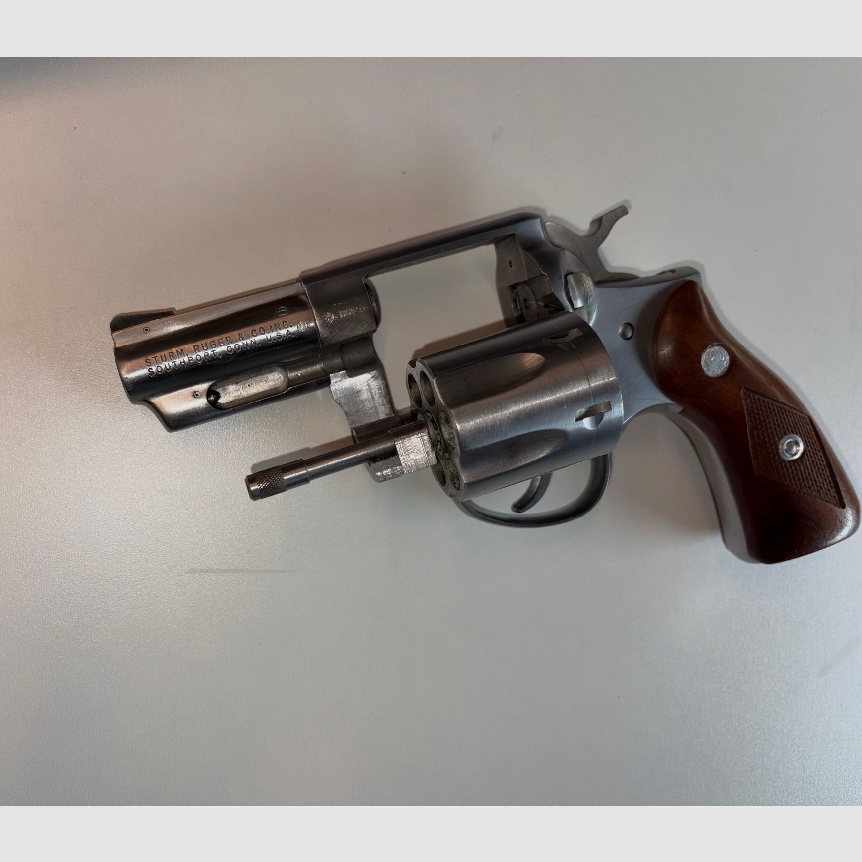 Revolver Ruger Speed-Six, Cal..357 Mag. incl. fondina in pelle
