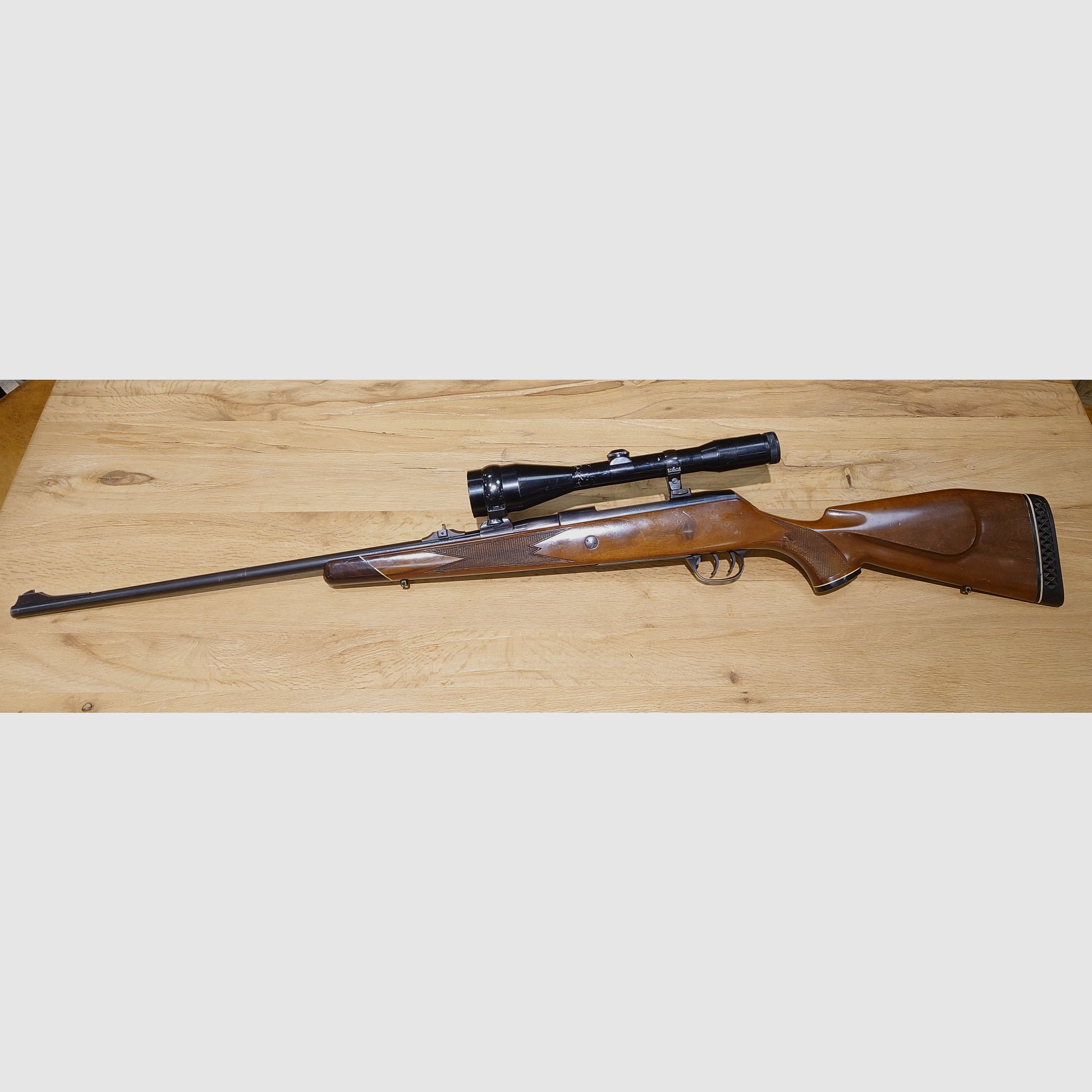 Repetierbüchse Voere Titan II Kal. 8x68S