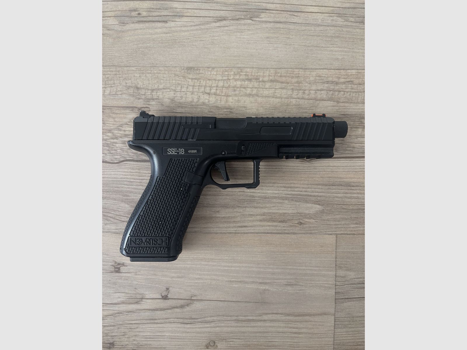 Novritsch SSE18 pistolet airsoft | Dobry stan | Używany, zdjęcie 1 z 4