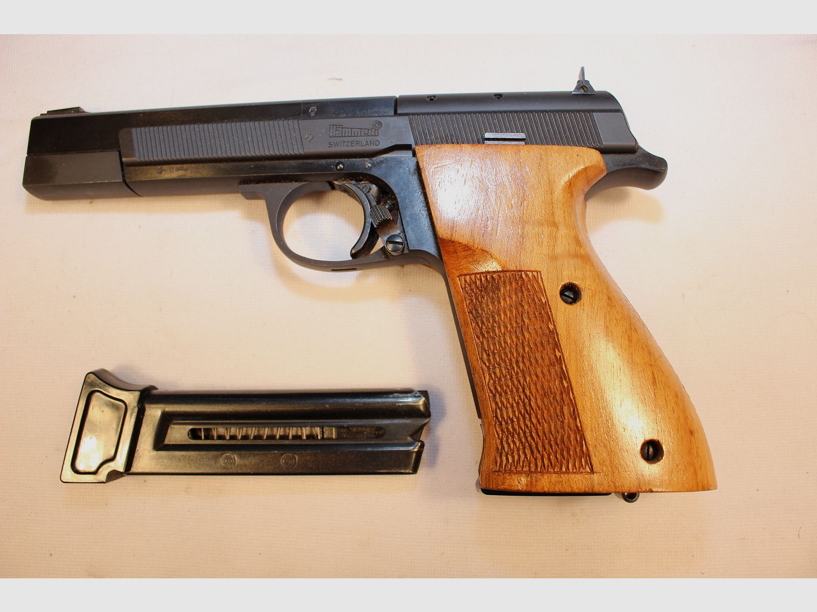 Hämmerli Model 212 Jägerschaftspistool.