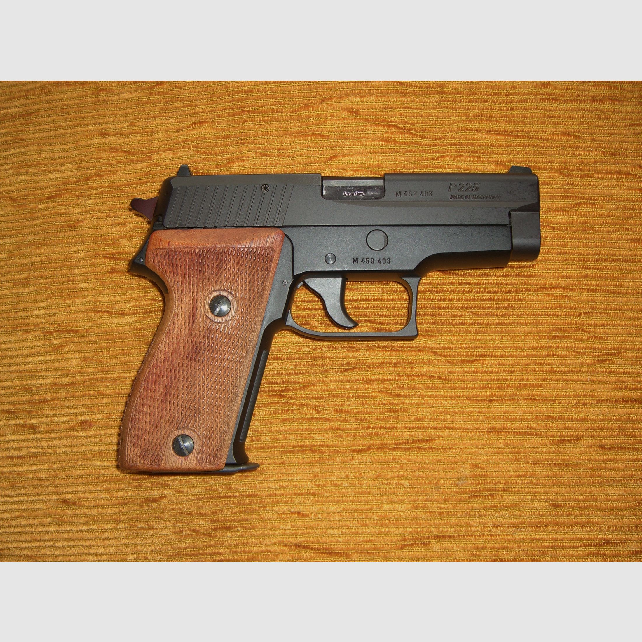 Pistola SIG SAUER P225 9mm