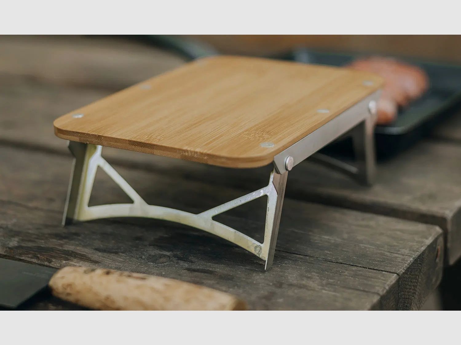 nCamp Planche à Découper Élevée