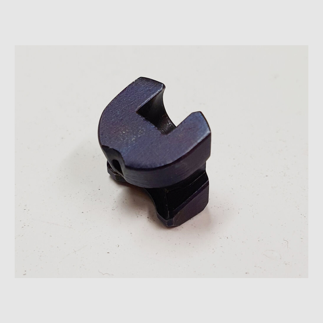 Karabin 43 / Karabiner 43 ( G43 / K43 ) [8] Zaczep do wyciągania dla karabinu 43 / Karabiner 43 ( G43 / K43 ) oryginalna część zamienna