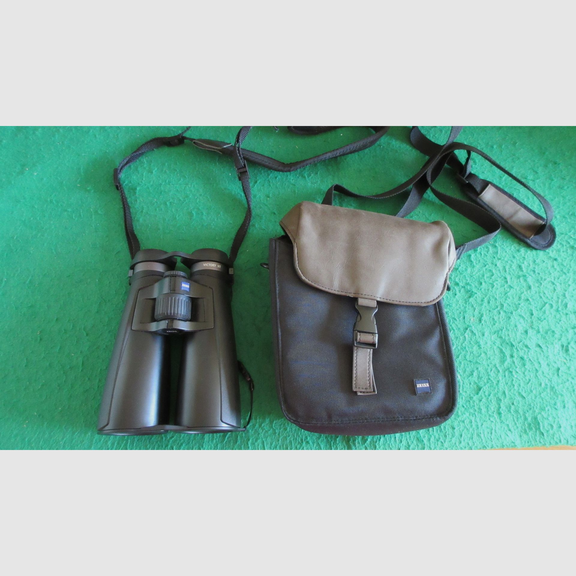 Jumelles Zeiss Victory HT 10x54 pour l'aube et la nuit avec sac d'accessoires et sangle d'origine Zeiss