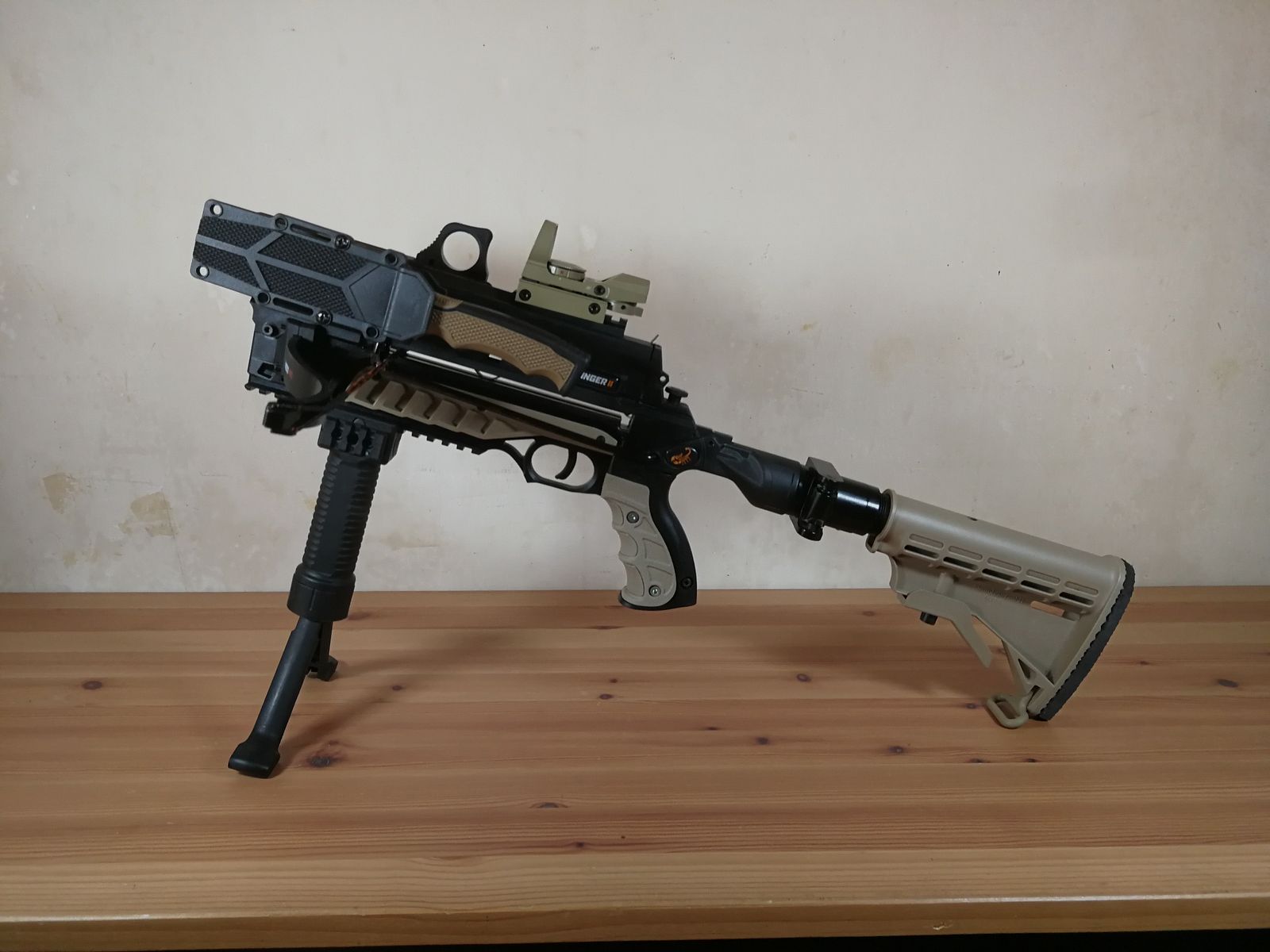 STEAMBOW AR-6 STINGER 2 MIT VIEL ZUBEHÖR, RED DOT,  SAND COLOR KIT, ZWEIBEIN, KLAPPSCHAFT.