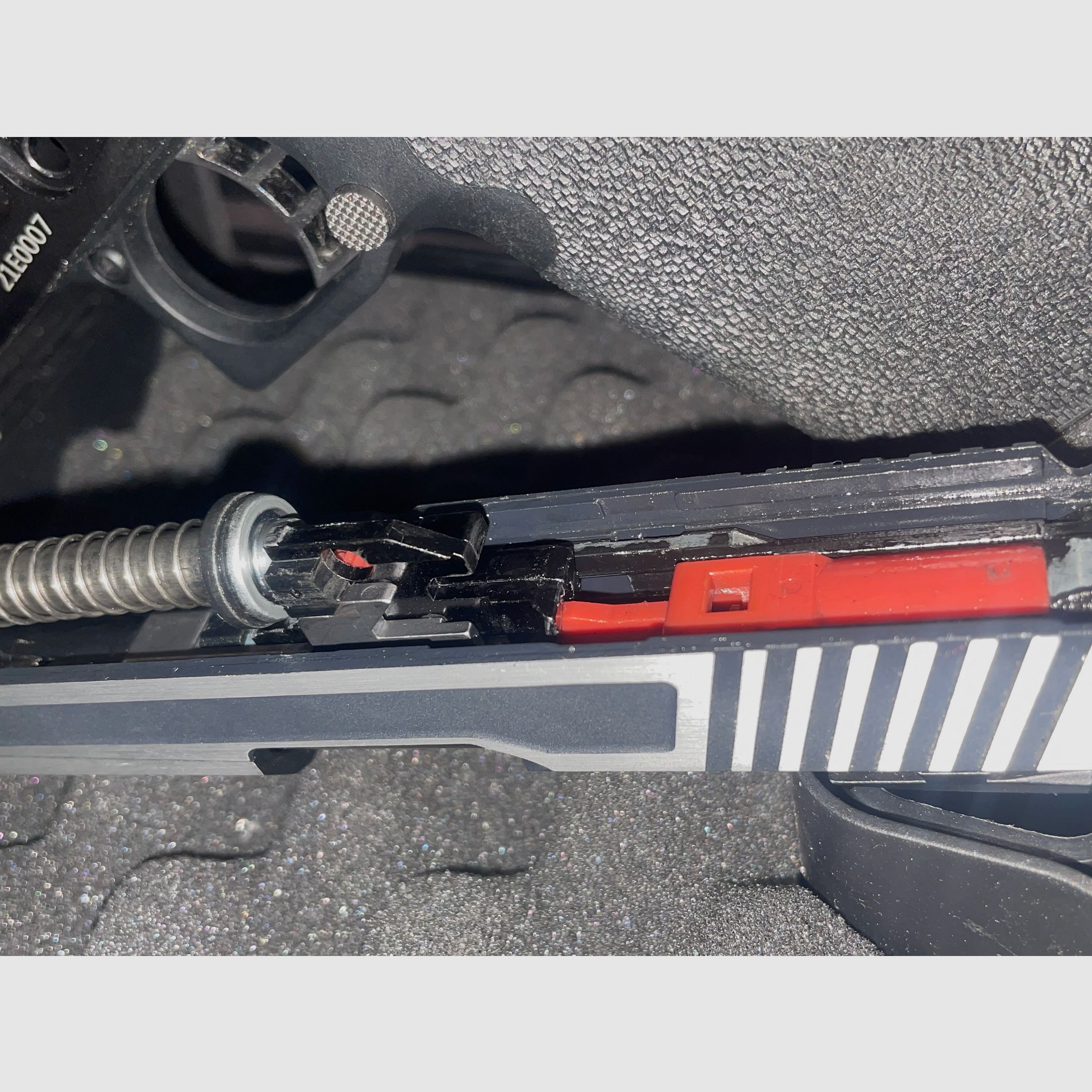 AW Custom Airsoft Pistole Hicapa 6mm BB + HPA Adapter Creeper Concepts