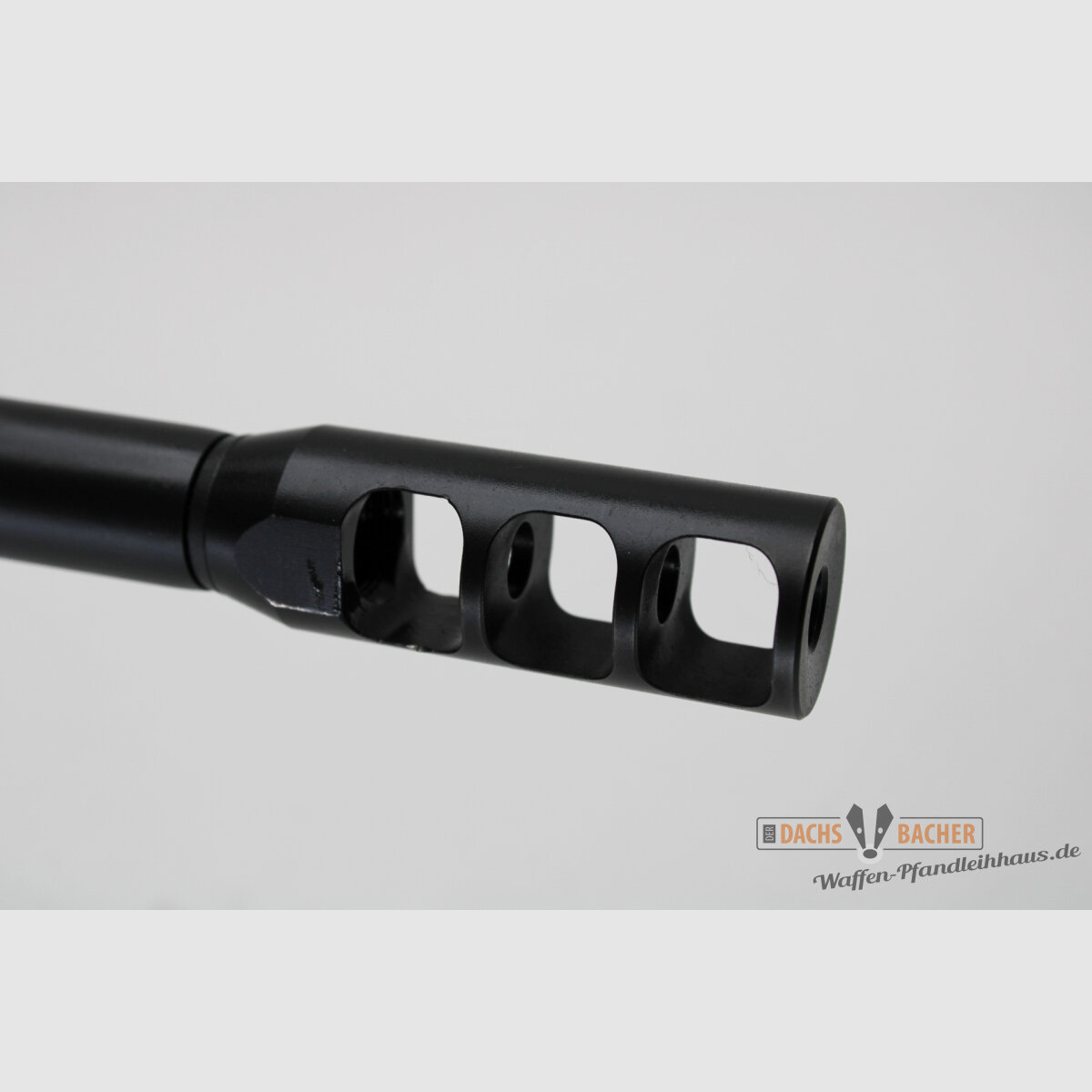 Rep. rifle Savage 110 BA Stealth cal. .300 Win Mag con Hawke Sidewinder 8-32x56 y bipode
