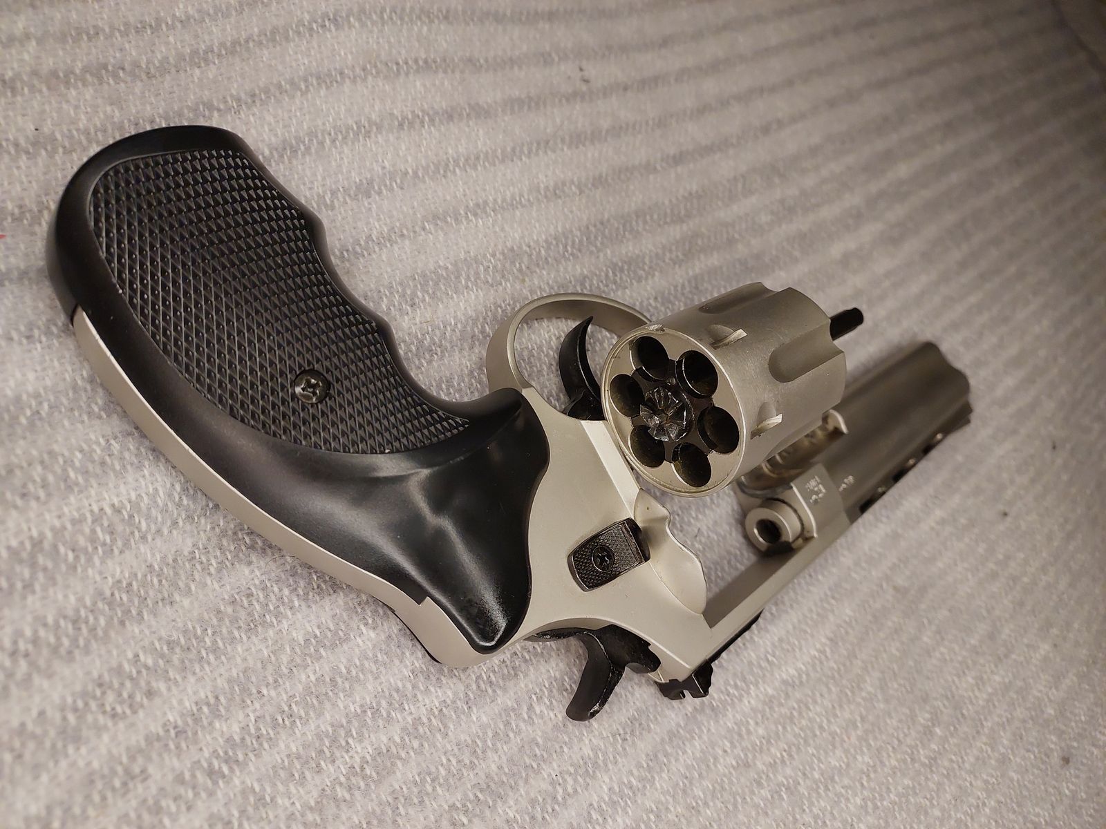 Ekol Viper revolver à blanc de 4,5 pouces nickelé 9 mm R.K. (PTB 1003)