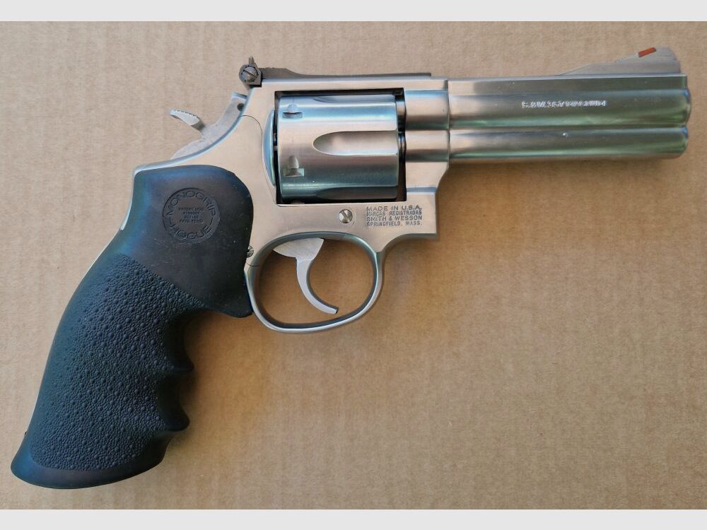 Smith & Wesson Mod. 686-3 with holster